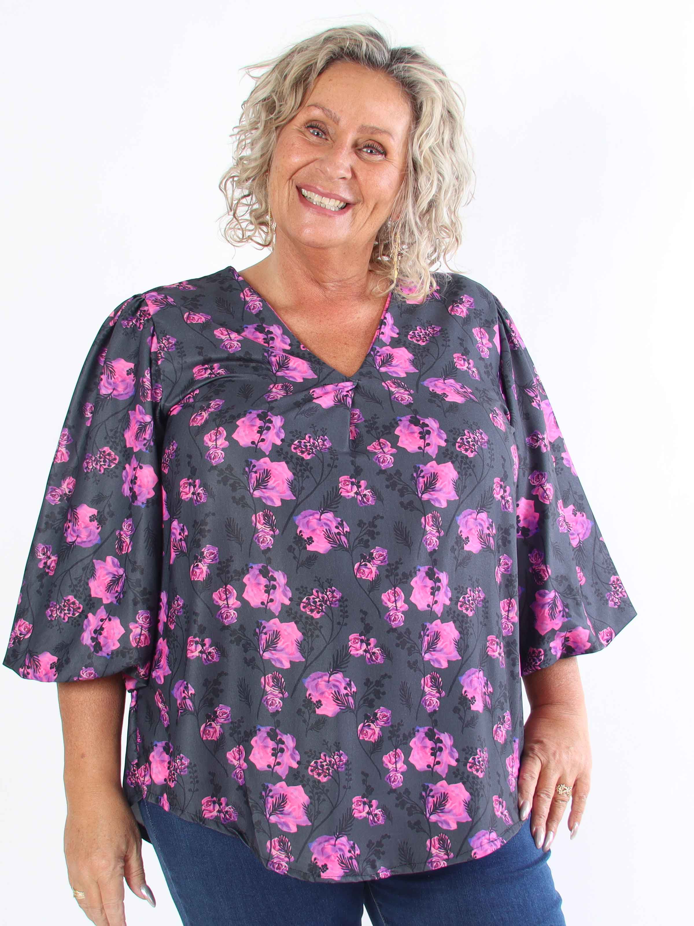 Lenora - Blommig plus size-tunika med puffärmar